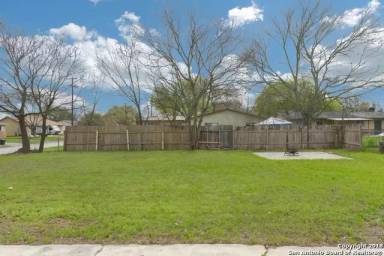 Main picture of 202 Ivy Ln