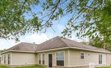 Main picture of 6115 Oak Bay Dr