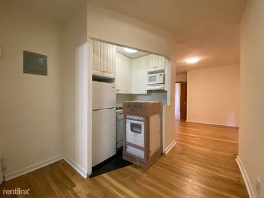 Main picture of 215 E 84th St