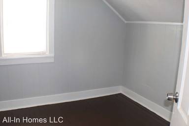 Main picture of 318 E Main St
