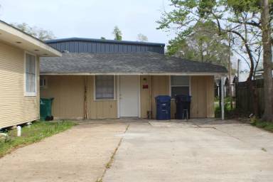 Main picture of 220 W Thomas St