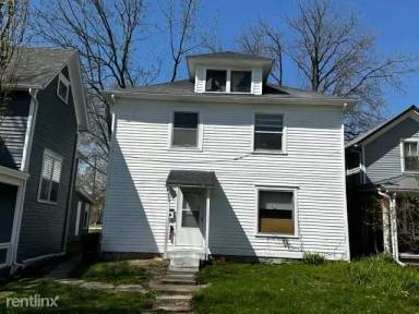 Main picture of 824 E Market St
