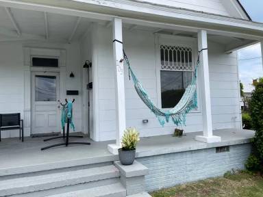 Main picture of 103 N 10th St