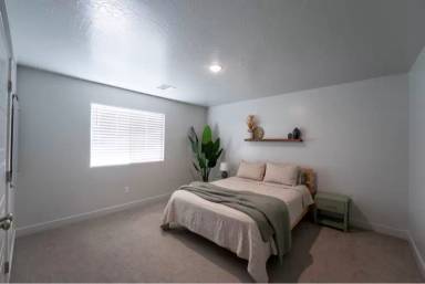 Main picture of 6020 S Ersa Ln