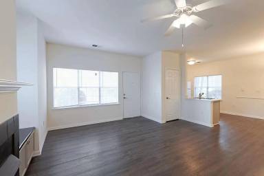 Main picture of 4480 Platinum Dr