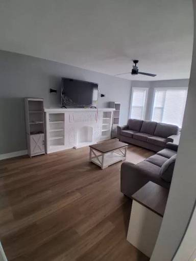 Main picture of 3422 W Dickens Ave