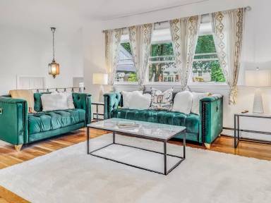 Main picture of 25 Thornhollow Rd