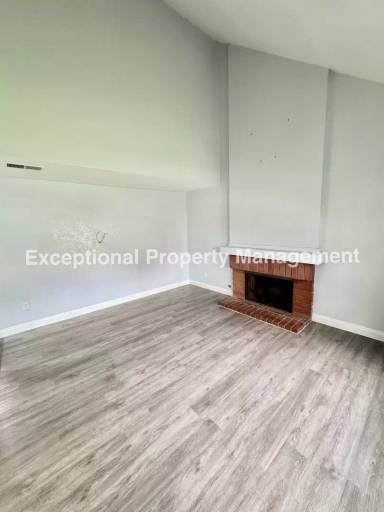 Main picture of 1008 E Bermuda Dunes St