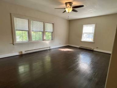 Main picture of 440 E Canedy St