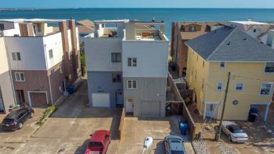 Main picture of 4486 Ocean View Ave