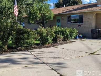 Main picture of 790 E Canyon Rd