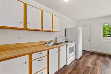 Main picture of 7917 Martin Way E