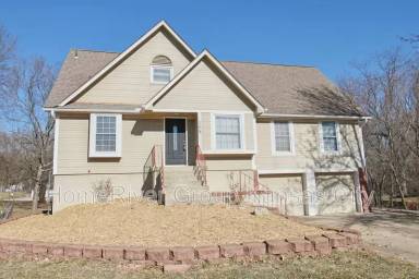 Main picture of 109 SE Shamrock Ln