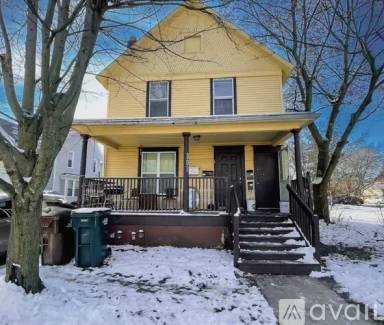 Main picture of 309 W Saginaw St