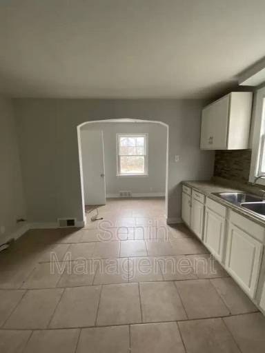 Main picture of 5074 Berkshire St