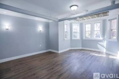 Main picture of 4701 N Artesian Ave