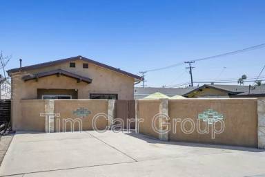 Main picture of 2225 Santa Ana Ave