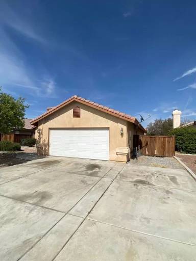 Main picture of 18645 Laurie Ln
