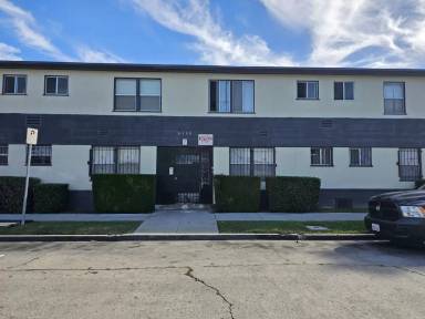 Main picture of 6506 S Victoria Ave