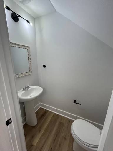 Main picture of 5 Robin Hood Rd