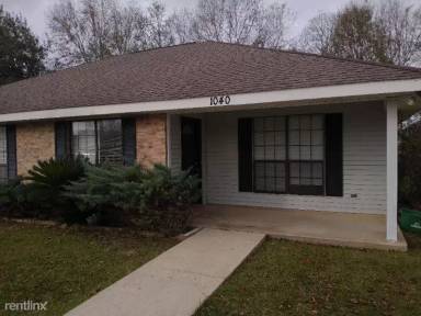 Main picture of 1040 Timberwood Ln