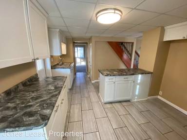 Main picture of 2425 18th Ave