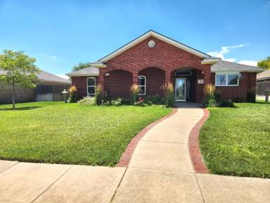 Main picture of 1536 Apricot Ave