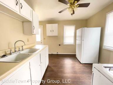 Main picture of 925 W 15th St
