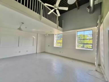 Main picture of 1304 East Market St