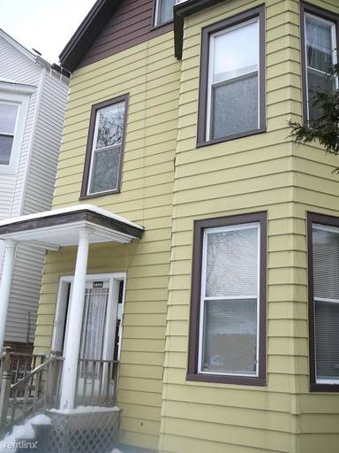Main picture of 2926 N Ridgeway Ave