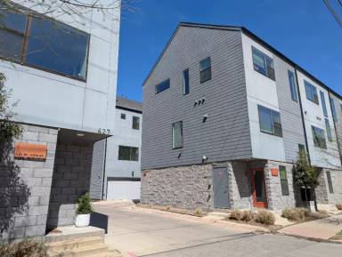 Main picture of 427 W 10th St