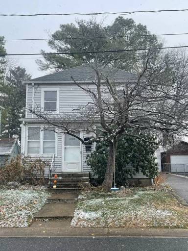 Main picture of 1007 Highland Ave