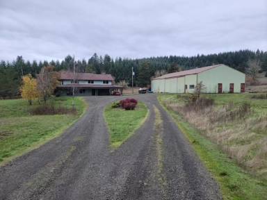 Main picture of 23601 Labare Rd