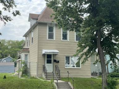 Main picture of 708 Minnehaha Ave W