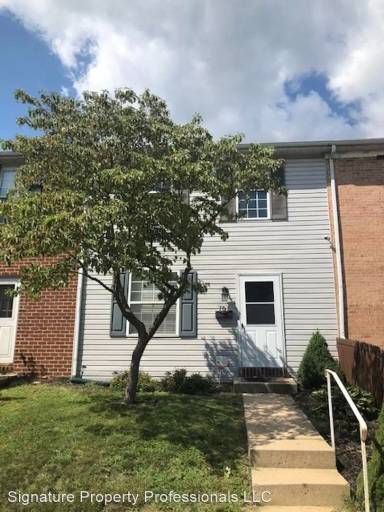 Main picture of 707 E Fulton St