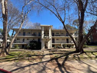 Main picture of 699 Argonne Ave NE