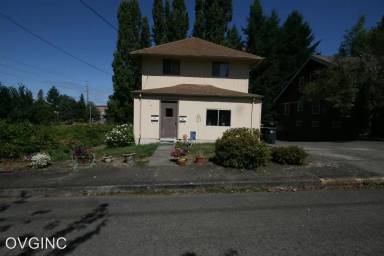 Main picture of 614 11th Ave SE