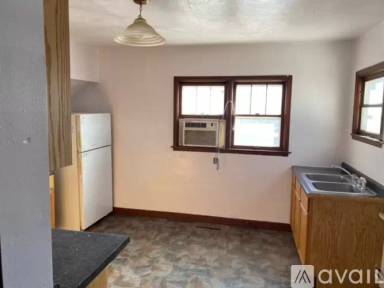 Main picture of 124 1st Ave S