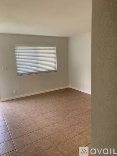Main picture of 73271 Catalina Way