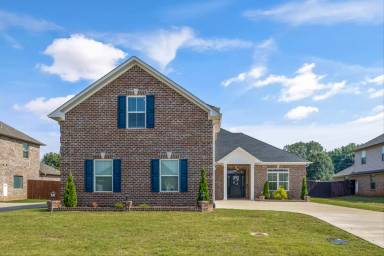 Main picture of 17050 Stonegate Dr