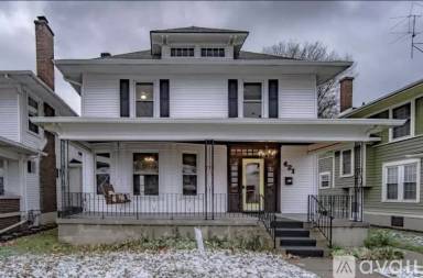 Main picture of 421 W Main St