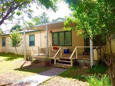 Main picture of 1 Davis St