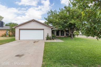 Main picture of 6915 Estacado Ln