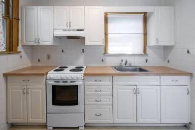 Main picture of 2 Roosevelt St