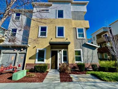 Main picture of 1032 Giacomo Ln