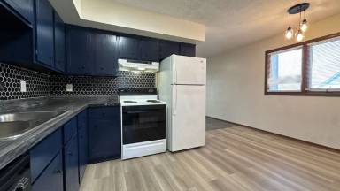 Main picture of 2532 T St