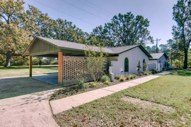 Main picture of 4612 N Kings Hwy