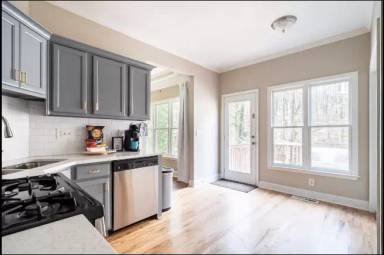 Main picture of 614 Larchmont Dr NW