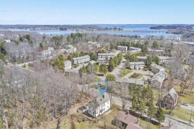 Main picture of 702 Ocean Ave
