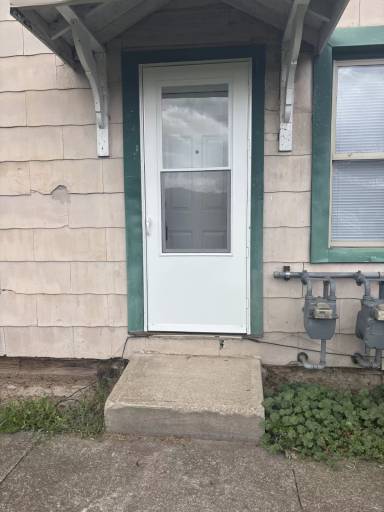 Main picture of 107 N Saint Clairsville Rd